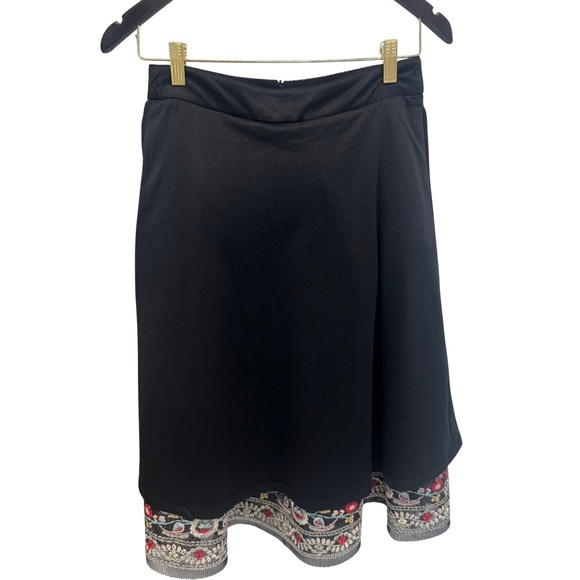 NWT Gianni Bini Amelia Skirt $99 Black Floral Embroidered Mesh Midi S - Picture 4 of 7